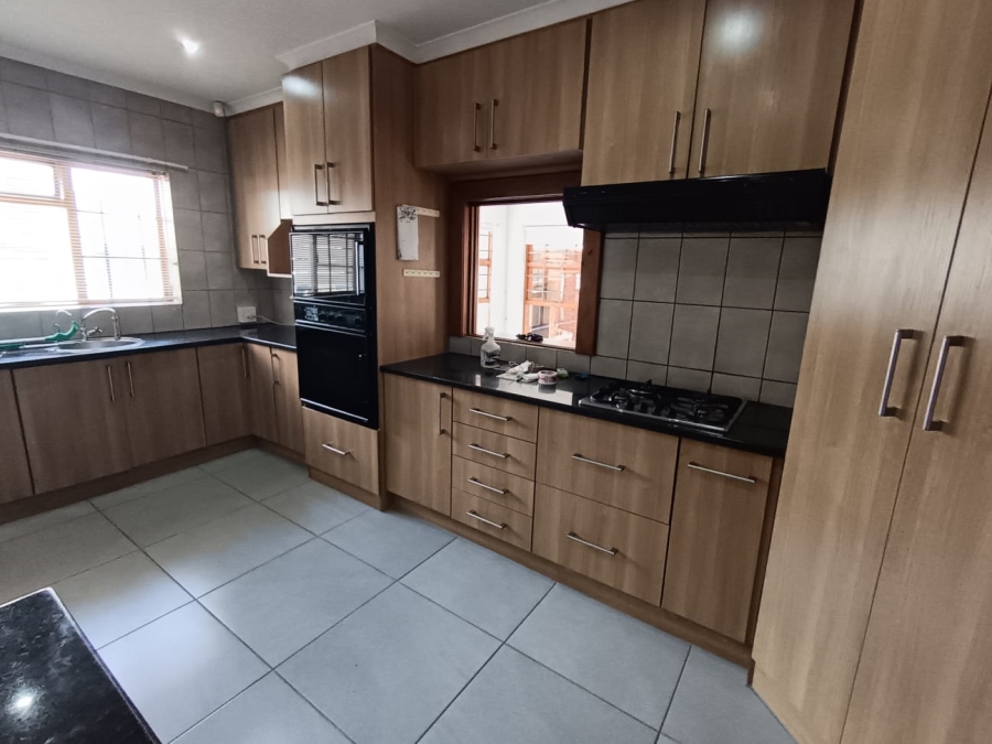 To Let 3 Bedroom Property for Rent in Heiderand Western Cape
